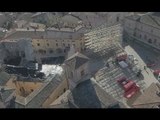 Norcia (PG) - Terremoto, il drone sorvola Piazza San Benedetto (19.12.16)
