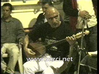 Böyle Bir Saz Çalan Varsa Getirin