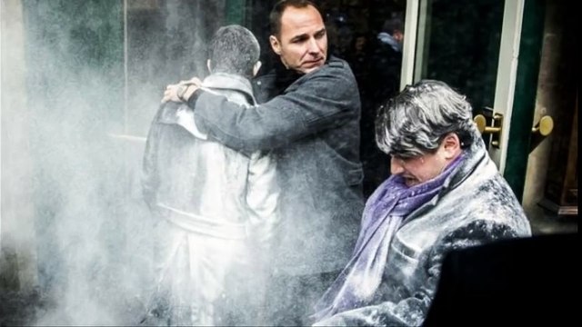 Manuel Valls enfariné à Strasbourg