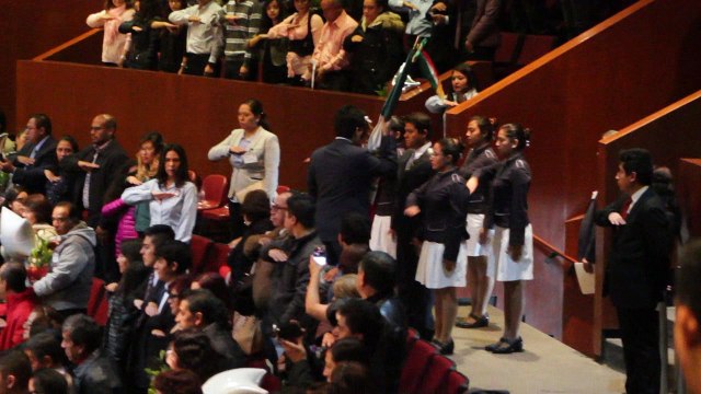 KIM ENTREGA DE DIPLOMAS