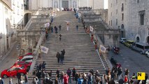 Record du monde : ils gravissent les 90 marches d'une cathédrale en 52 secondes