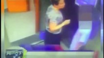 Gruaja e moshës 60 vjeçare tenton ta puth me forcë një djalë të mitur në lift