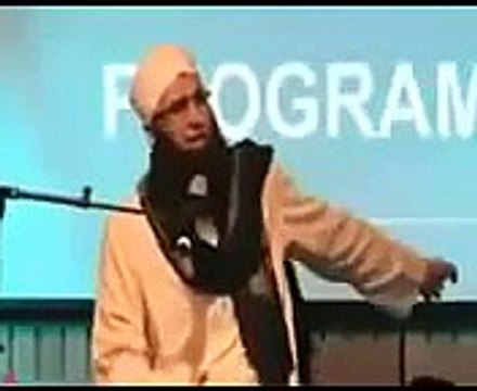 Junaid Jamshed Ne USA Main Shakhs Ko Kia Kaha...