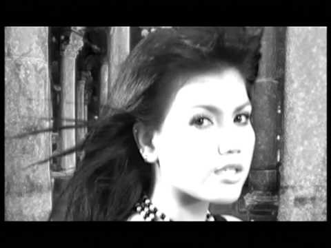 Elyana - Andai Milik Kita (Official Music Video)