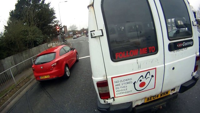 KG57HXK - Road Rage Driver Assaults Cyclist