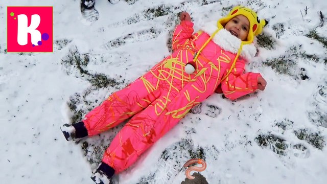 ЧЕЛЛЕНДЖ влог СЕЛО или ГОРОД коровы свиньи и конфеты детям подписчикам Мальчики против Кати и мамы на канале новое видео