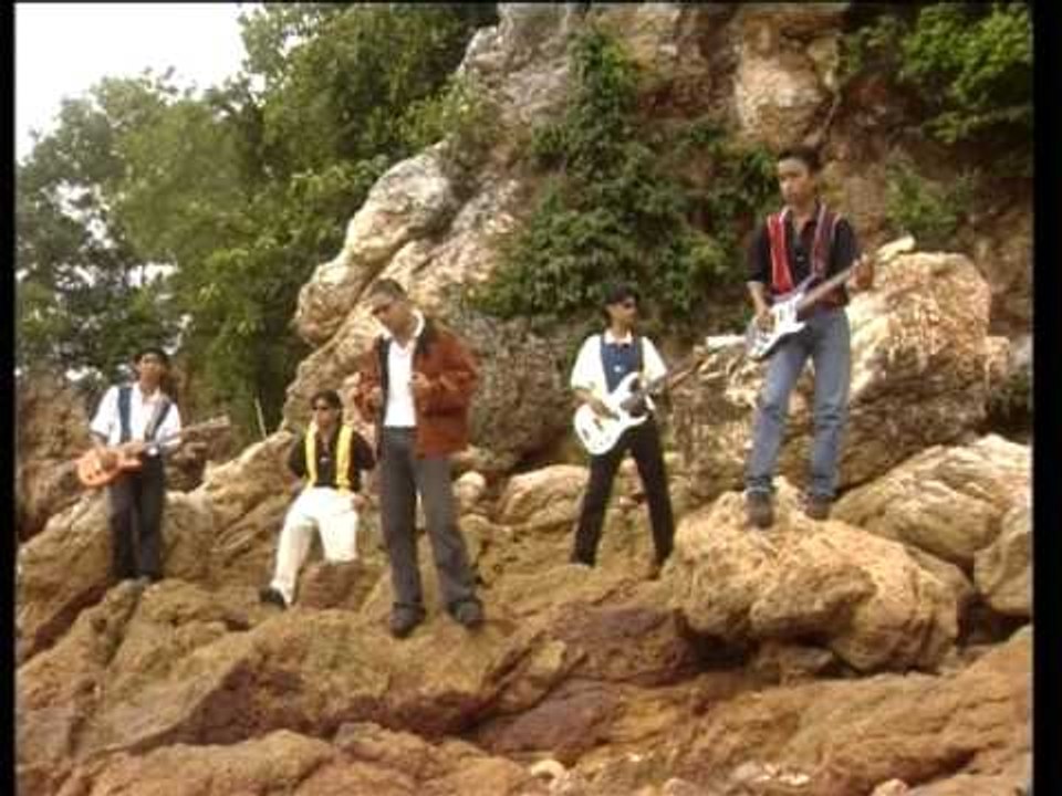 SCOIN - Rindu Rinduan Jadi Kenangan (Official Music Video)