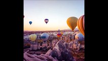 Des centaines de Montgolfières dans le ciel de Cappadocia