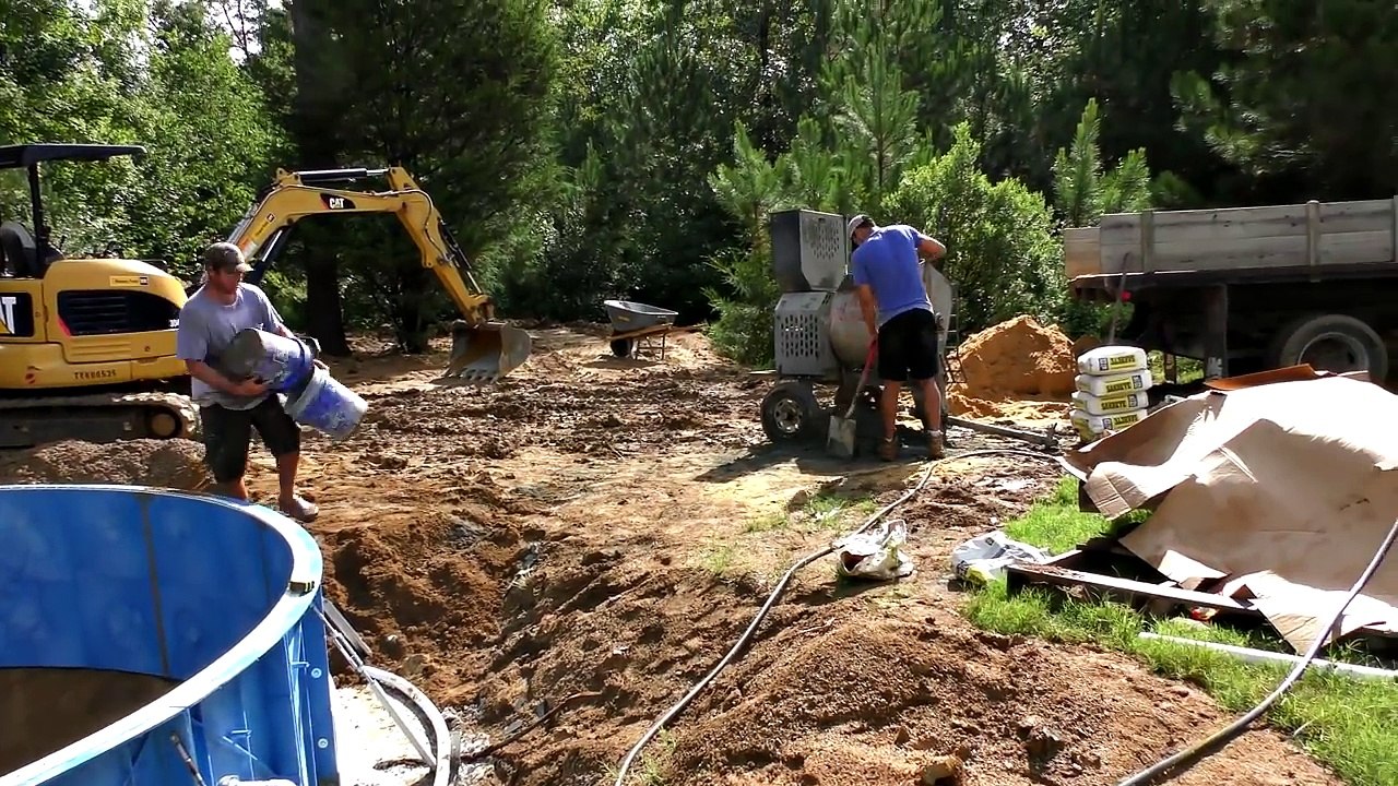 Amy Jo Construction of a NEW Pool  Part 2    DCTC Puppy Zumi Vlog Video