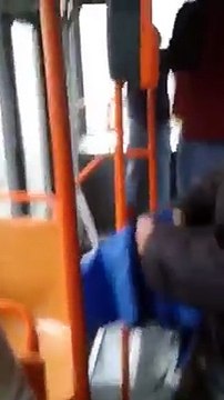 Țigani bătuți în tramvaiul 41 după ce ascultă manele la maxim și ameninta pe toata lumea 2016
