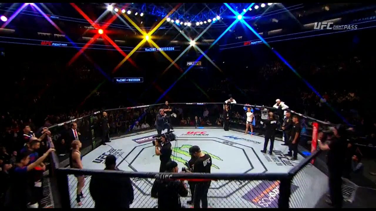 Бои без правил женщины Paige VanZant vs Michelle Waterson