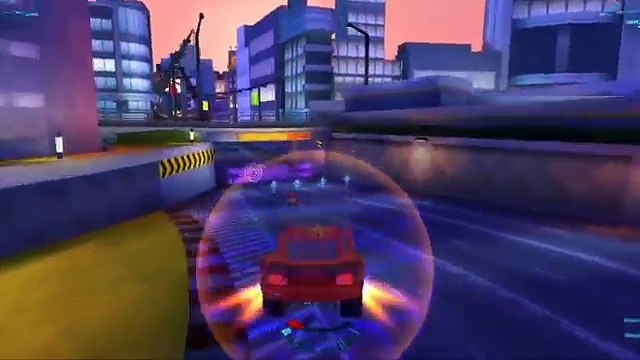 CARS en español el videojuego | Rayo Mcqueen (Rayo Macuin) hace carrera en el desierto