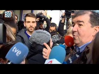 Euforia en el barrio de Arganzuela al caer el Gordo de la Navidad