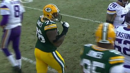 Sam Bradford dropped by Mike Daniels for sack