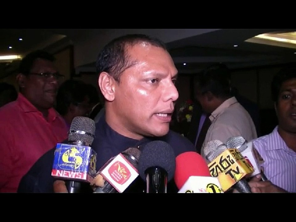 ජාතික ආණ්ඩුව ලබන අගෝස්තුවේ හමාරයි.... හවුලේ කනවා කියලා සිග්නල් කනු වෙන්න බෑ