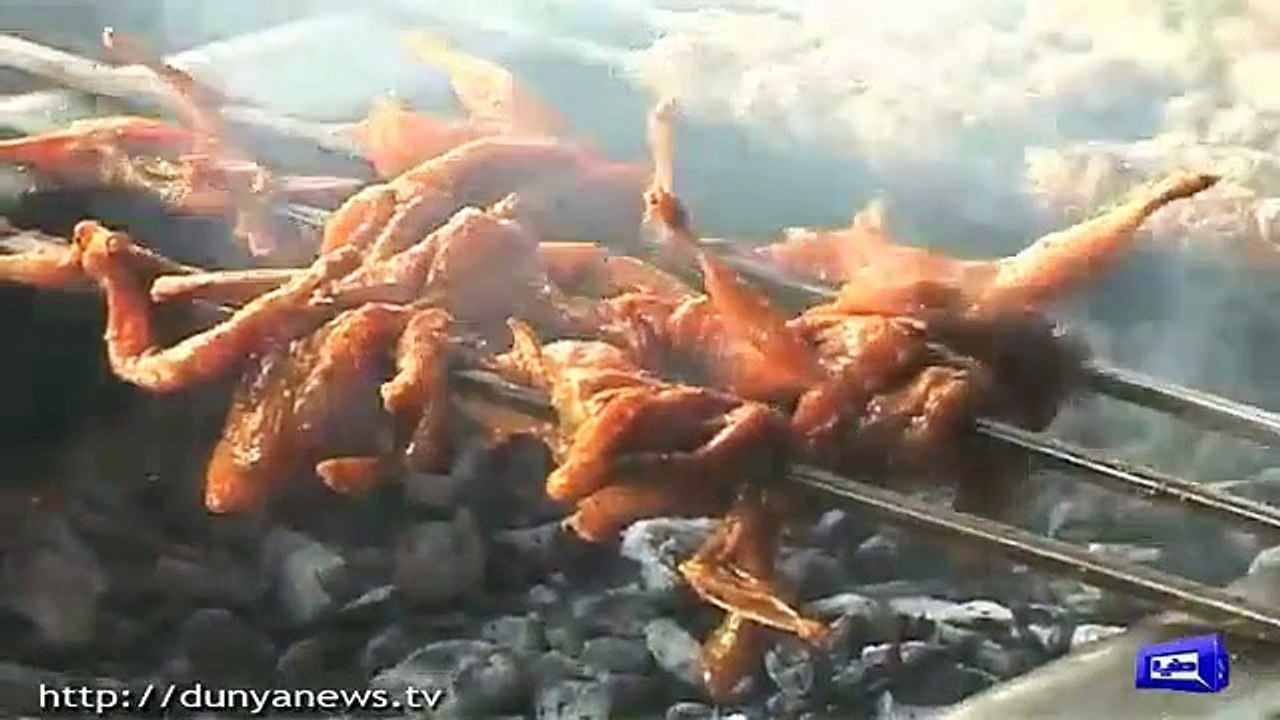 Watch the Unique Skills of Pakistani Bird Hunters - Both Halal and Haram Birds are Captured but Sold as 'Chiray' in Gujranwala