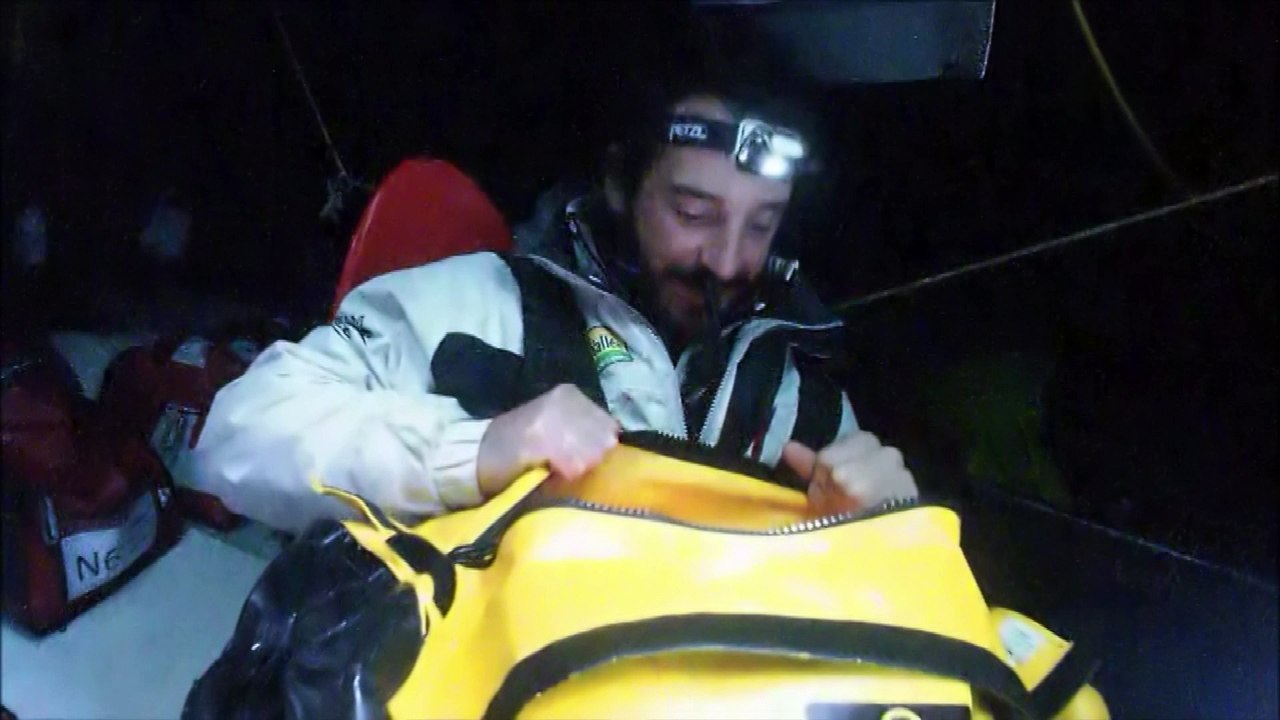 J48 : Le Père Noël est passé à bord de Bureau Vallée / Vendée Globe