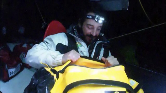 J48 : Le Père Noël est passé à bord de Bureau Vallée / Vendée Globe