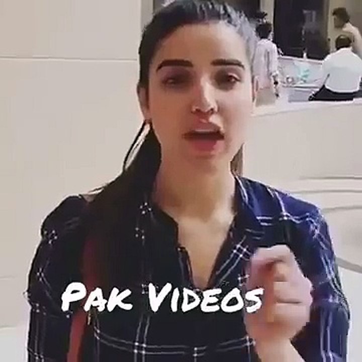 See What Happens When Hareem Farooq Proposed A Man In Public