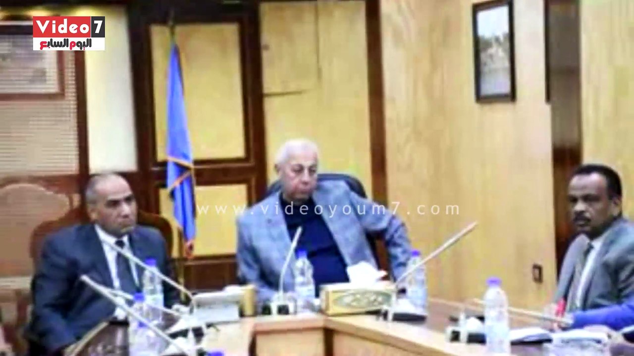 بالفيديو..محافظ أسوان ومدير الأمن يبحثان الاستعدادات لتعامد الشمس مع مسئولى السياحة