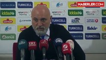 Cüneyt Çakır, Kalecinin Eline Çarpan Pozisyonda Penaltı Kararı Verdi