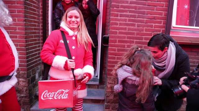 Le camion du Père Noël en visite à Jumet