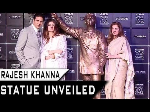 Akshay Kumar, Twinkle Khanna And Dimple Kapadia Unveil Rajesh Khanna's Statue