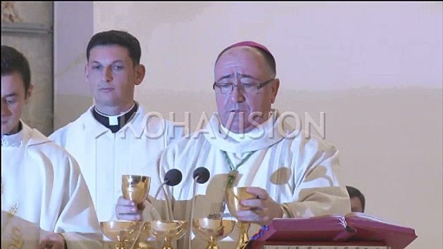 Krerët institucionalë me mesazhe paqeje e dashurie për festën e Krishtlindjes [video]