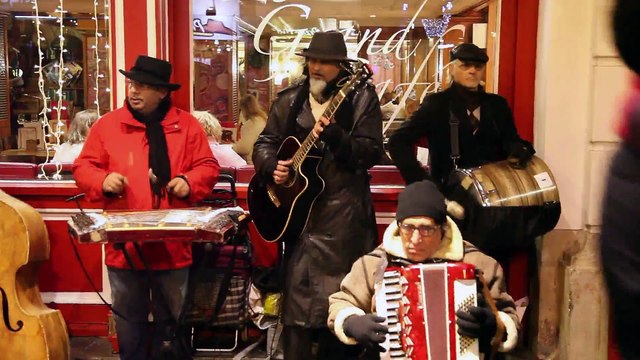 Musiciens de rue aux Plaisirs d'Hiver à Bruxelles