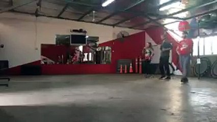 En el ensayo, Mariano haciendo de Lourdes