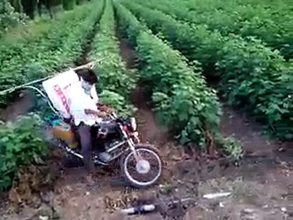 AGRICALTURAL SPRAYING MACHINE, funny video