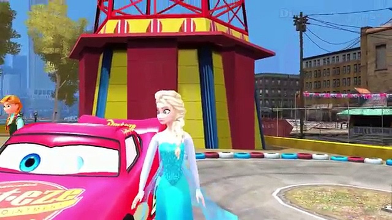 *FROZEN PARODY* Snow Queen Elsa Eats a Hot Dog & Drives Disney McQueen Cars w/ Princess Anna