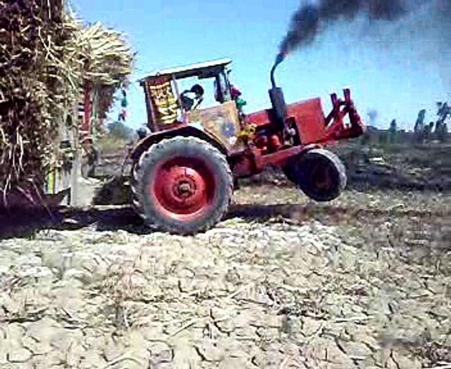 Pakistani dasi Punjabi tracktar dangers stant