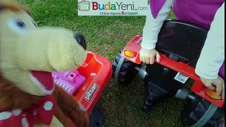 maşa ve kocaayı yeniyıl hediyesi dağıtıyorlar,yılbaşı eğlenceli çocuk videosu | www.budayeni.com