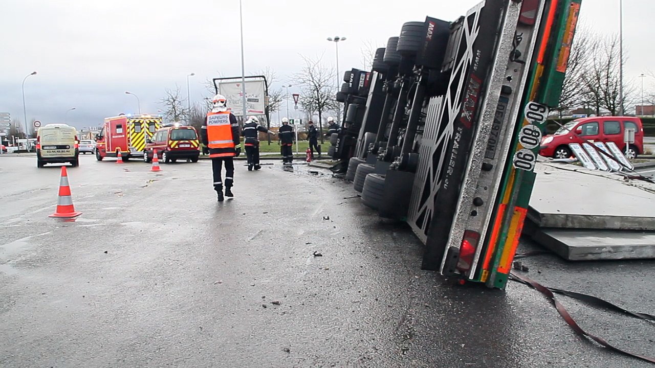Beauvais : accident au rond point Brisson