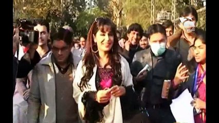 Meera in Zoo New Tezabi Totay