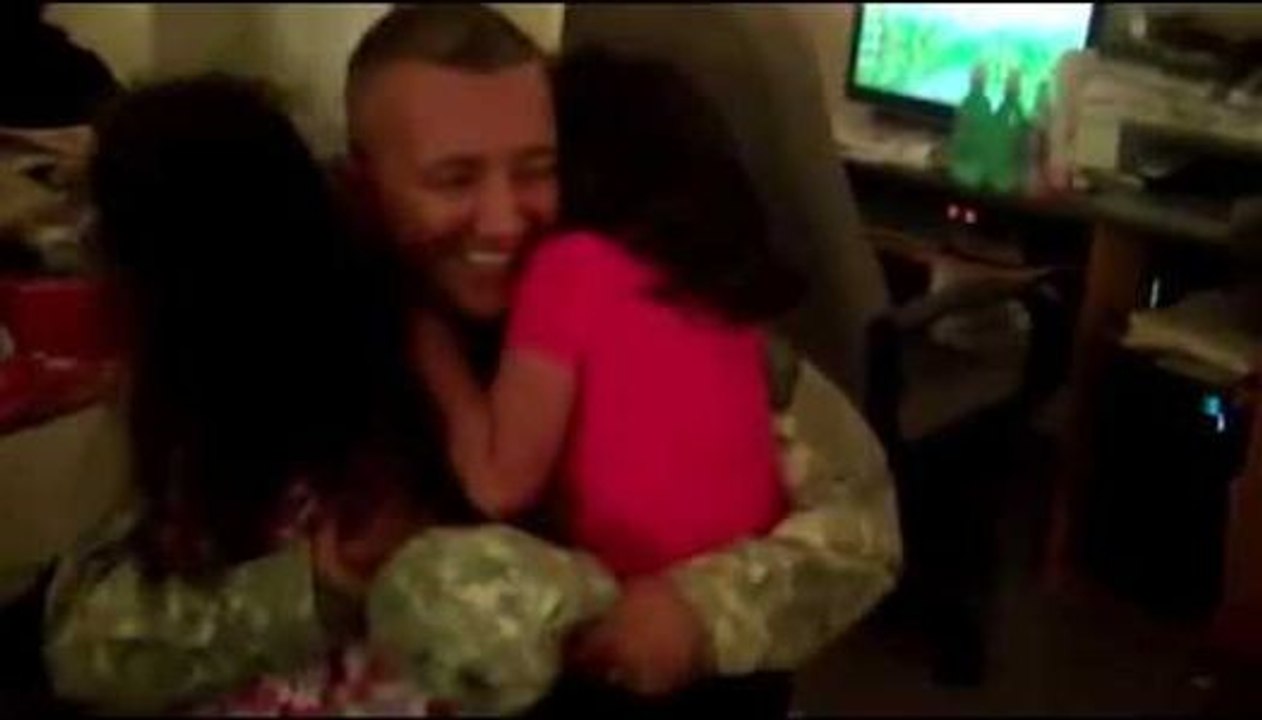 Un papa fait la plus jolie surprise à ses filles pour Noël !