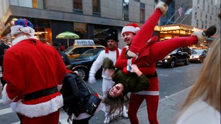 funny Santa Claus fight 2017