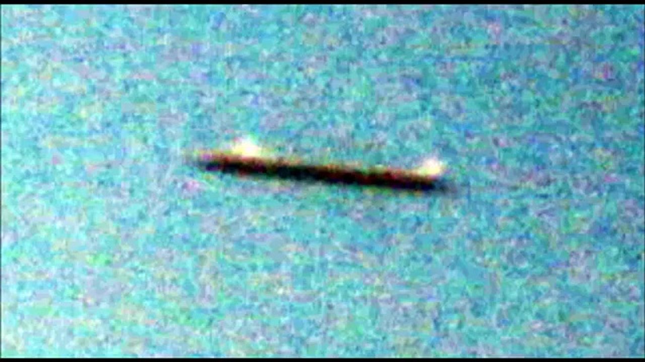 Top Secret cigar shaped UFO spotted over the Island of Cyprus,19-04.2009.