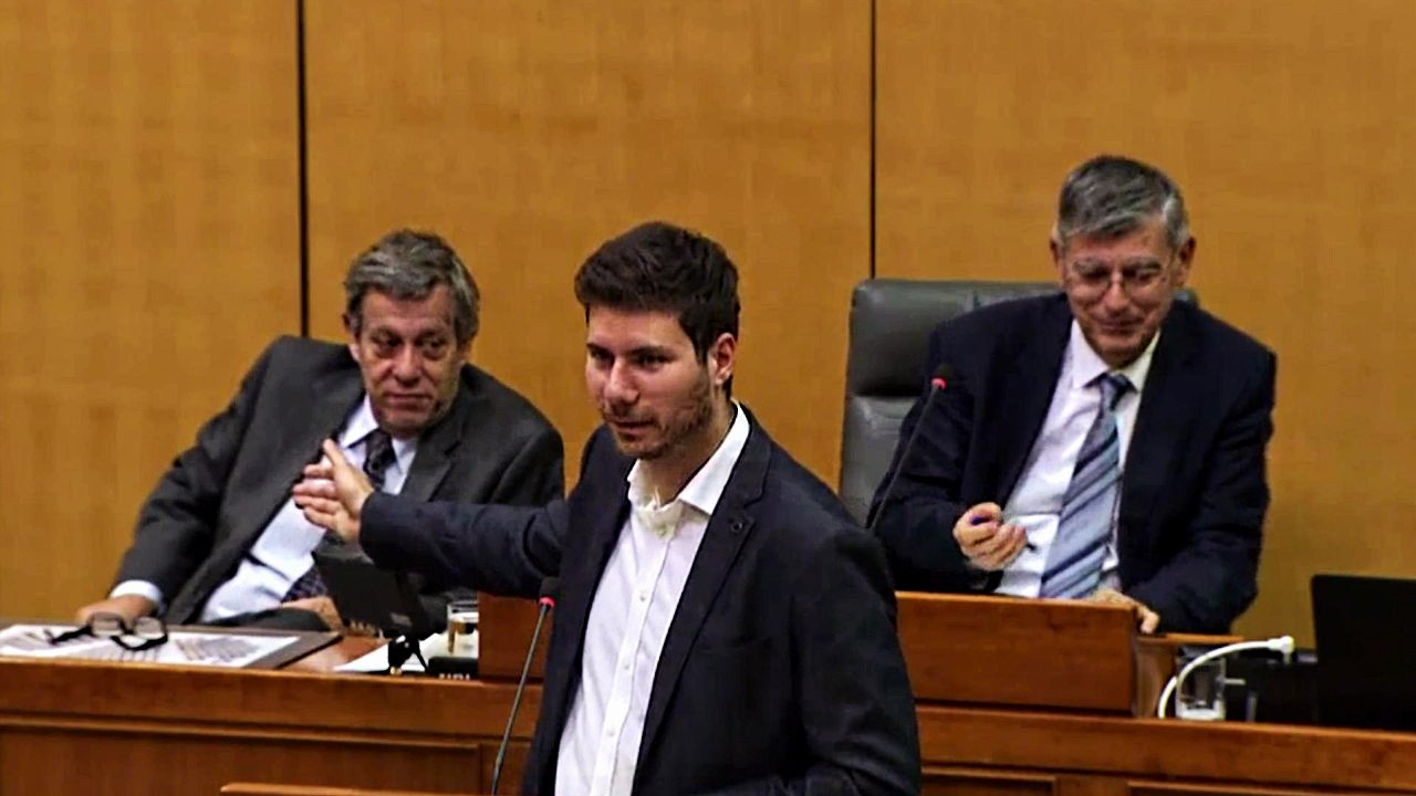 Pernar: "Čovjek s moje desne strane mi govori: Ti si luđak!"