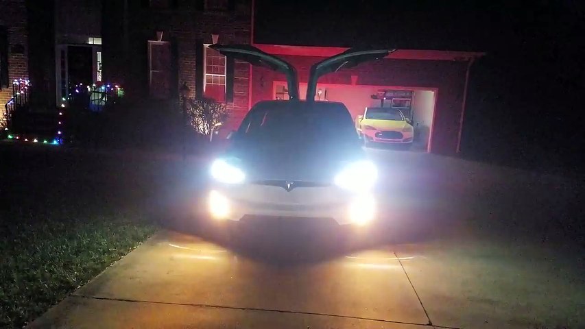 Les Tesla Model X s'animent pour Noël