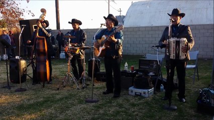 Chirrines con Tololoche. El Corrido de Baltazar.