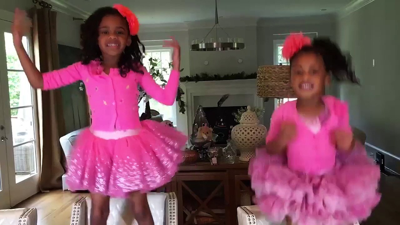 GRANDMA Magic Wand Transform Babies Into Poop Emoji Magical Spell Pretend Play Funn