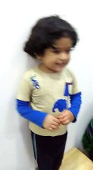 Chota Cute bache ki acting lajawab - awesome (KITNA ACHA LAGTA HAI)..