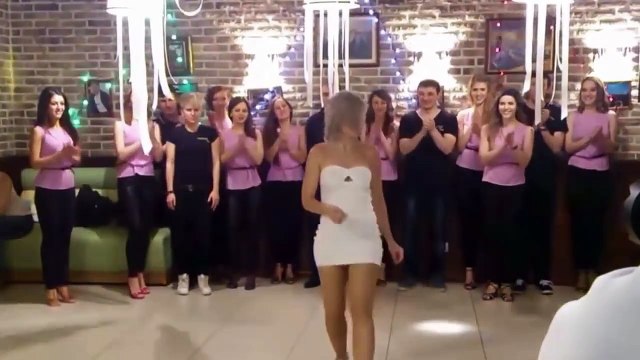 KUMA ZAVELA SVE NA SVADBI Kada vidite kako IGRA ostat ćete bez daha