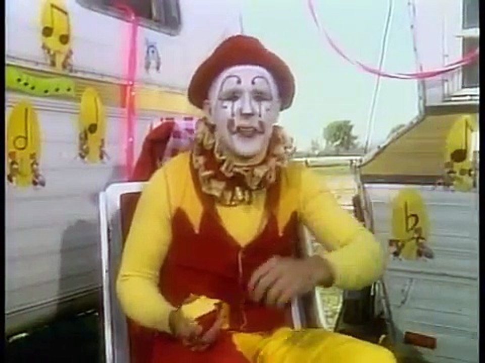 A Day at the Circus | Kidsongs | Top Kid Songs