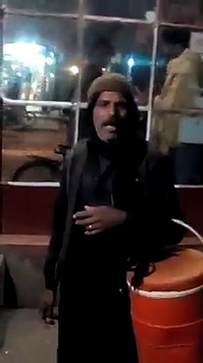 Lo Gee Garam Aando Ka Song Bhi A Gaya - Funny Clip