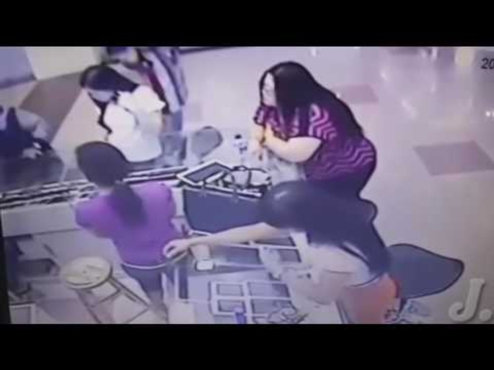 Girl stolen hand phone caught on CCTV|Youngster's Choice.