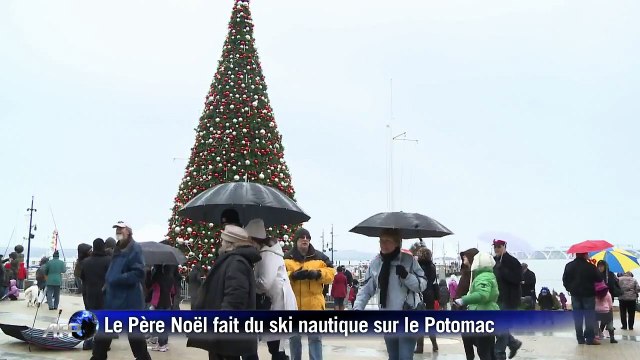 Le père Noël fait du ski nautique à Washington