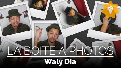 Avec quel chanteur célèbre Waly Dia est-il souvent confondu ? Il répond dans La Boîte à photo